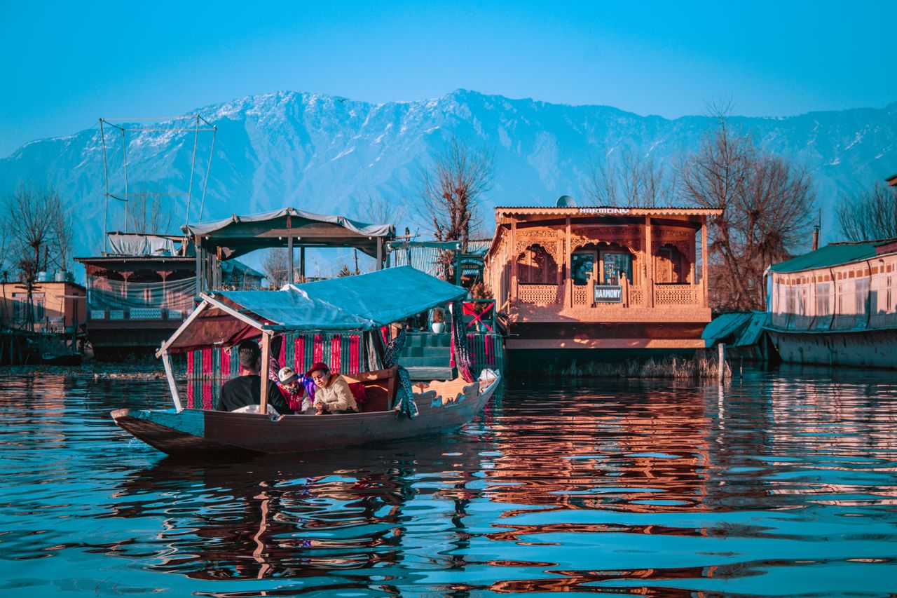 Dal Lake Luxury Houseboat